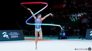 raffaeli sofia ita sfe03969a copia simone ferraro ph